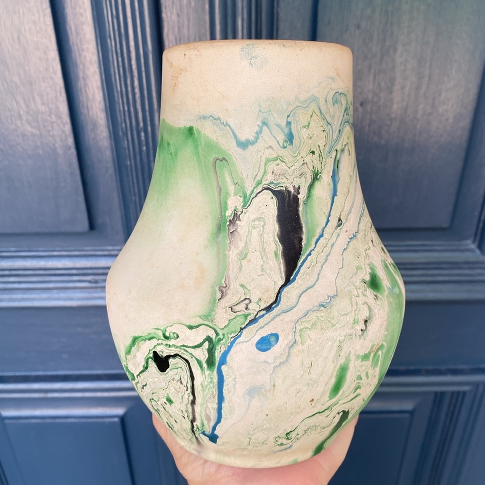 Vintage NEMADJI POTTERY USA 7” tall Vase with Swirls